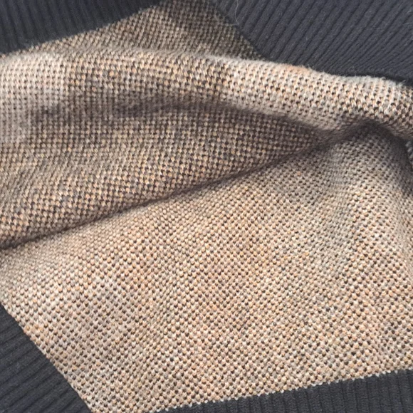 Sweater - Picture 4 of 8